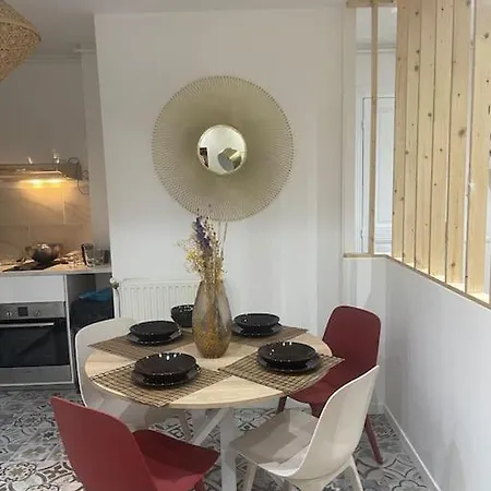 Apartment Mira - Sublime Close To Train Station